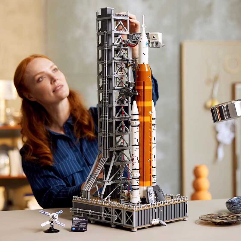 Space Launch System Model Kit, 3,601 Pieces | Multi-Stage Rocket, Boosters & Launch Tower | Collectible Build & Display Set 1