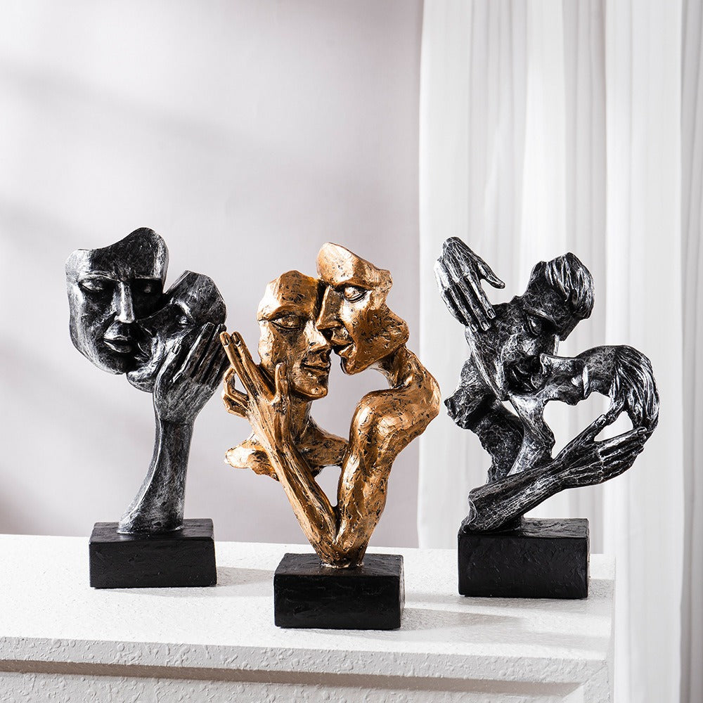 Abstract Kiss Sculpture Resin 16-18 cm | Black or Bronze Finish | Textured Couple Statue for Shelf, Sideboard, Nightstand