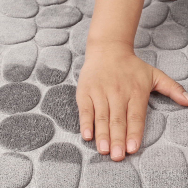 Curved Bath Mat - Non-Slip Coral Fleece Design - Quick-Drying