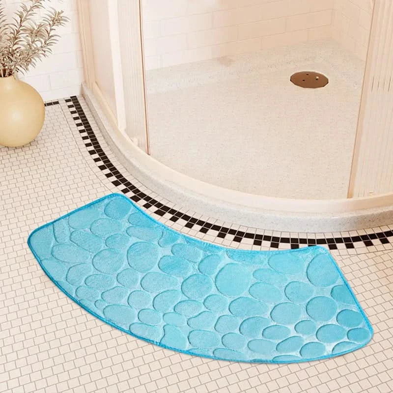 Curved Bath Mat - Non-Slip Coral Fleece Design - Quick-Drying
