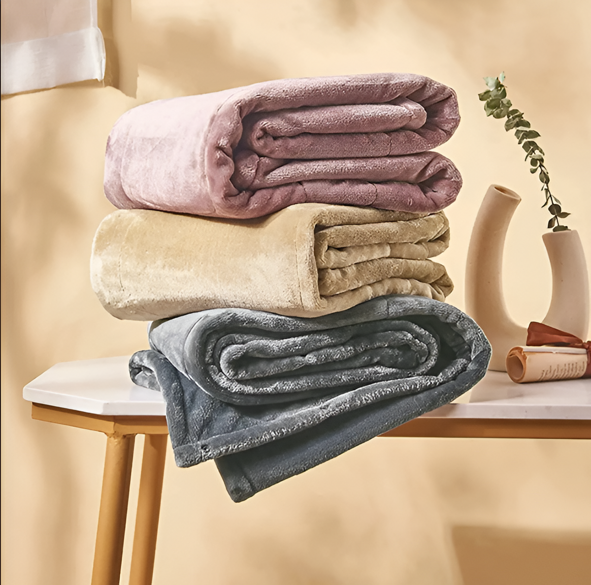 Electric USB Heated Blanket Polyester | Plug Into Powerbanks, Laptops or Car Sockets | Soft Fast-Warming Throw