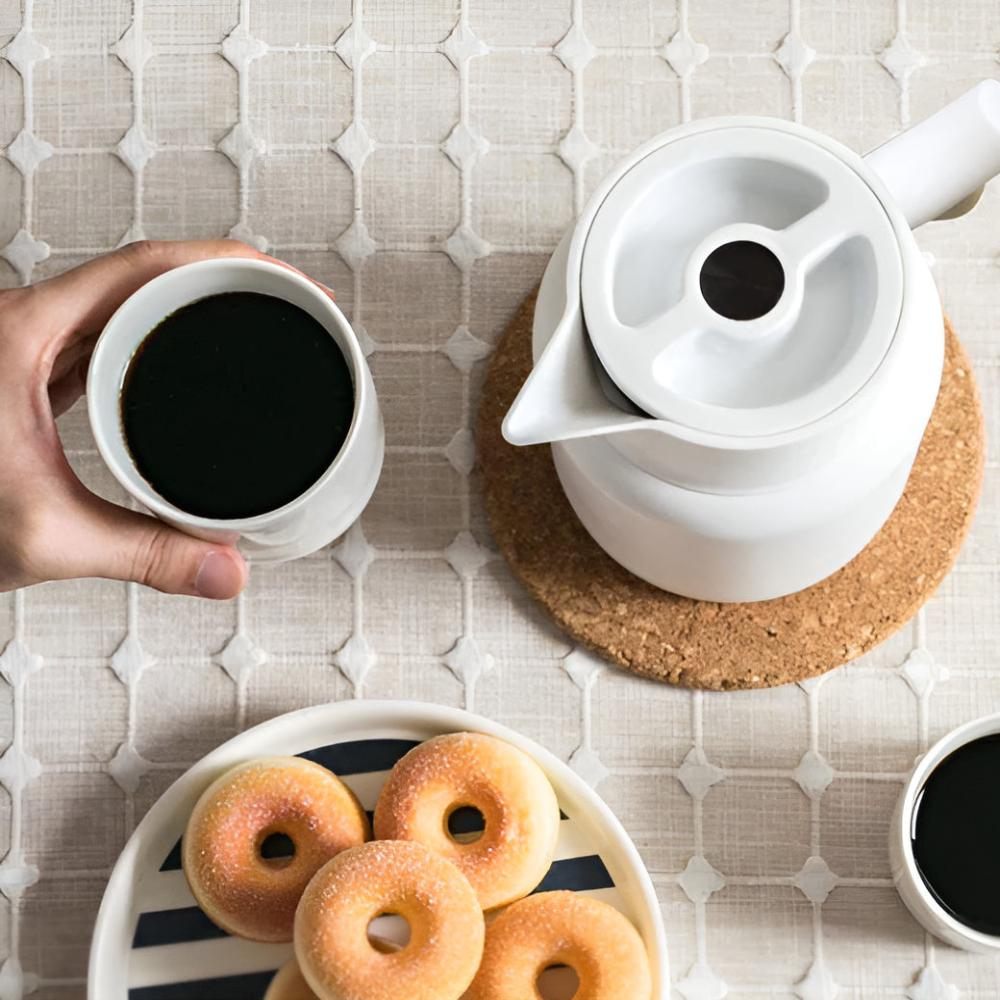 Large Tea Pot | Insulated Tapered Body, Contrast Grip