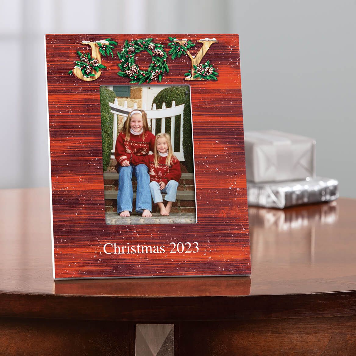 Personalised Christmas Picture Frame | Solid Wood, Holds 4 x 6 Inch Photo | Wreath Design, Wall or Table Mount