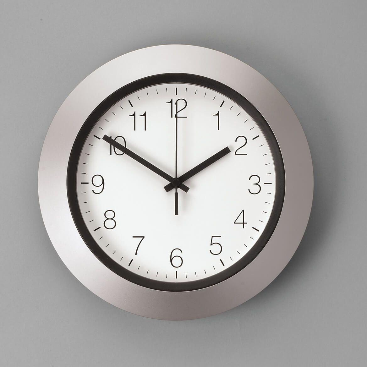 Radio-Controlled Wall Clock 30cm (12in) | Self-Setting Domed Face, Black or Silver | Never Needs Resetting, Battery Powered
