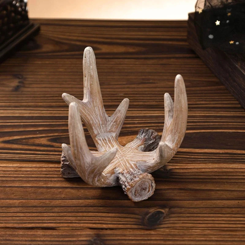Resin Candle Holder 9 x 9 x 9 cm | Antler Design, Carved Detail | Casts Soft Ambient Shadows for Calm, Reflective Spaces