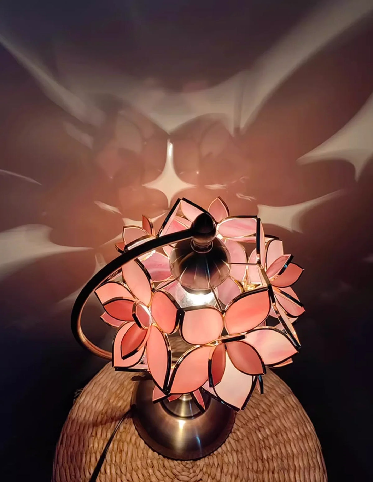 Tiffany_Flowers_Glass_Table_lamp_7