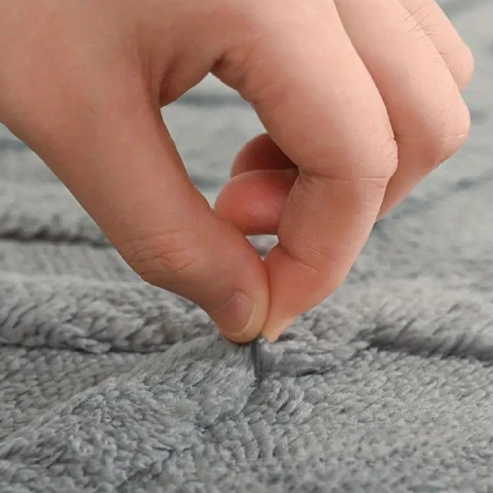 Ultra-Soft Microfiber Bath Mat - Modern Geometric Design