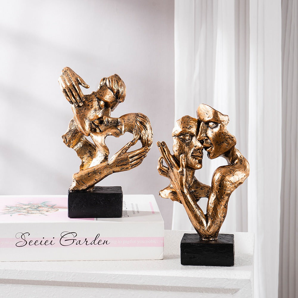 Abstract Kiss Sculpture Resin 16-18 cm | Black or Bronze Finish | Textured Couple Statue for Shelf, Sideboard, Nightstand