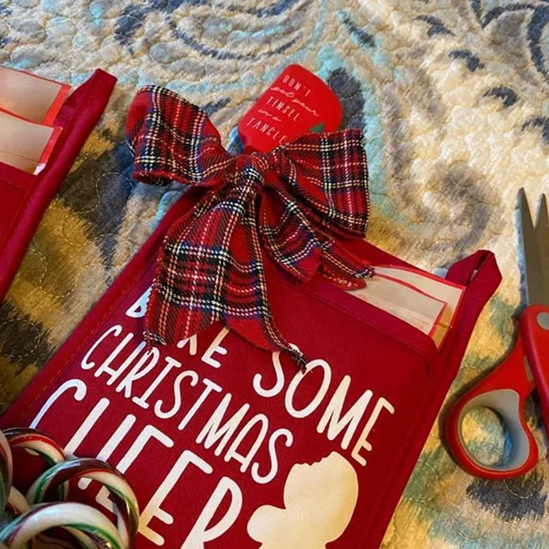 Christmas Pot Holder Set with Pockets | 6-Piece Heat Resistant Design with Hanging Loops | Festive Kitchen Decor & Gift Set
