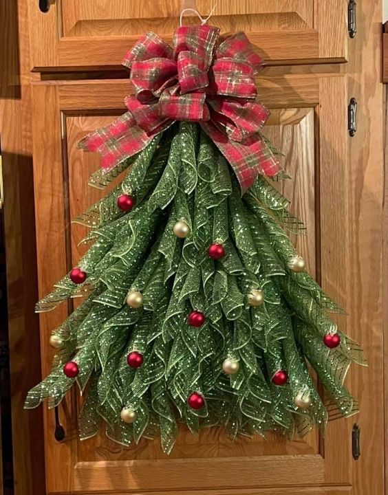 Christmas Tree Door Garland | 40 x 20 cm | Handmade Weatherproof Burlap with Bow, Berries & Warm Light Options