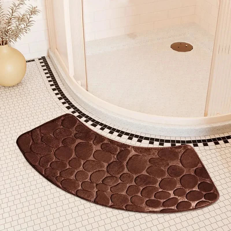 Curved Bath Mat - Non-Slip Coral Fleece Design - Quick-Drying