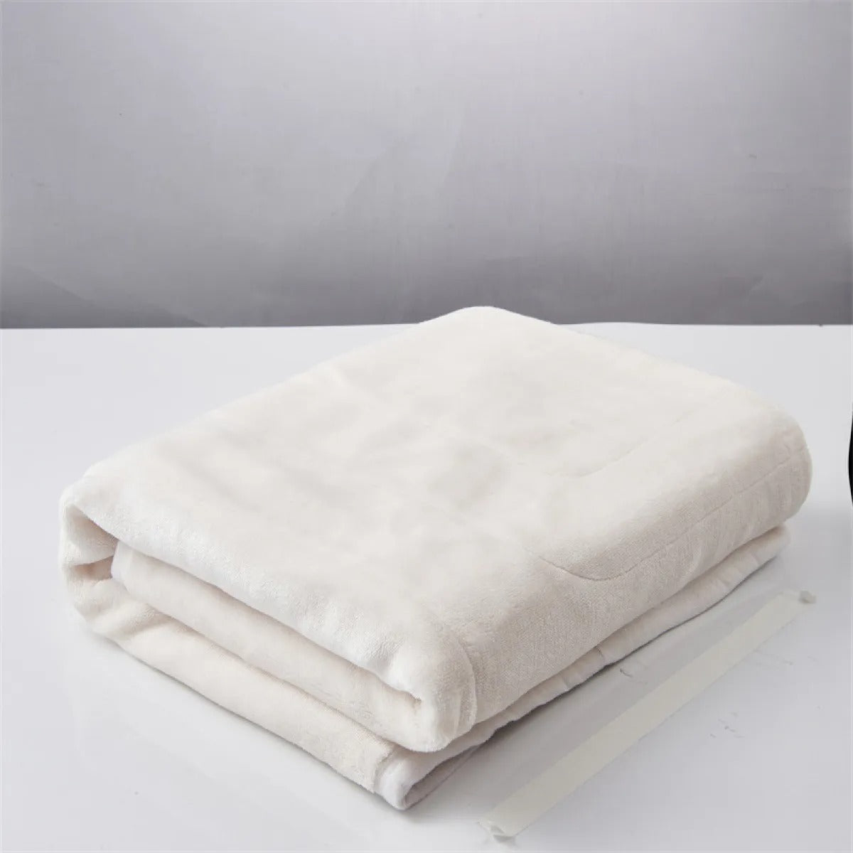 Electric USB Heated Blanket Polyester | Plug Into Powerbanks, Laptops or Car Sockets | Soft Fast-Warming Throw