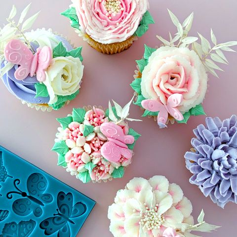 Floral Cake Decorating Kit Stainless Steel | 13-Piece Nozzle Set with Silicone Piping Bag | Reusable for Cakes & Cupcakes