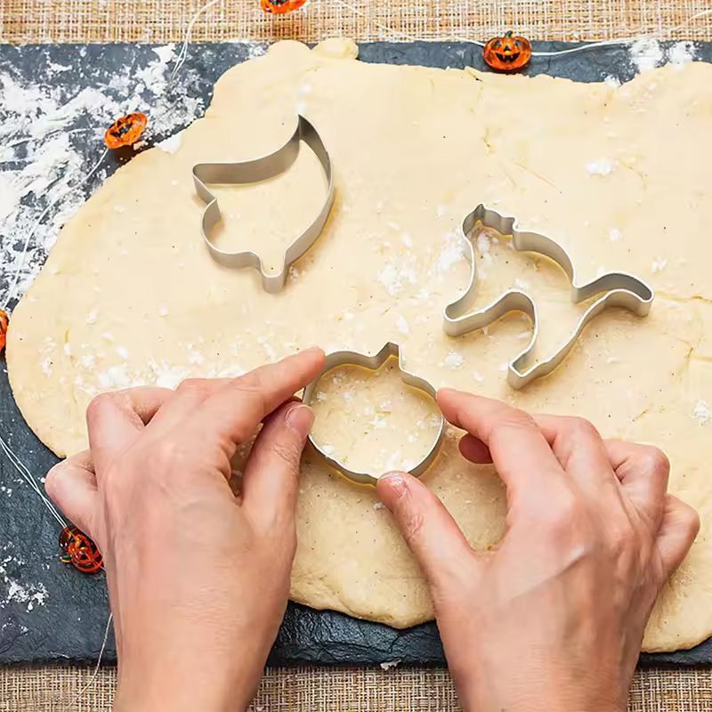 Halloween Cookie Cutter Set | 12-Piece Bat, Ghost & Pumpkin Shapes | Food-Grade Stainless Steel, Rust-Resistant & Reusable