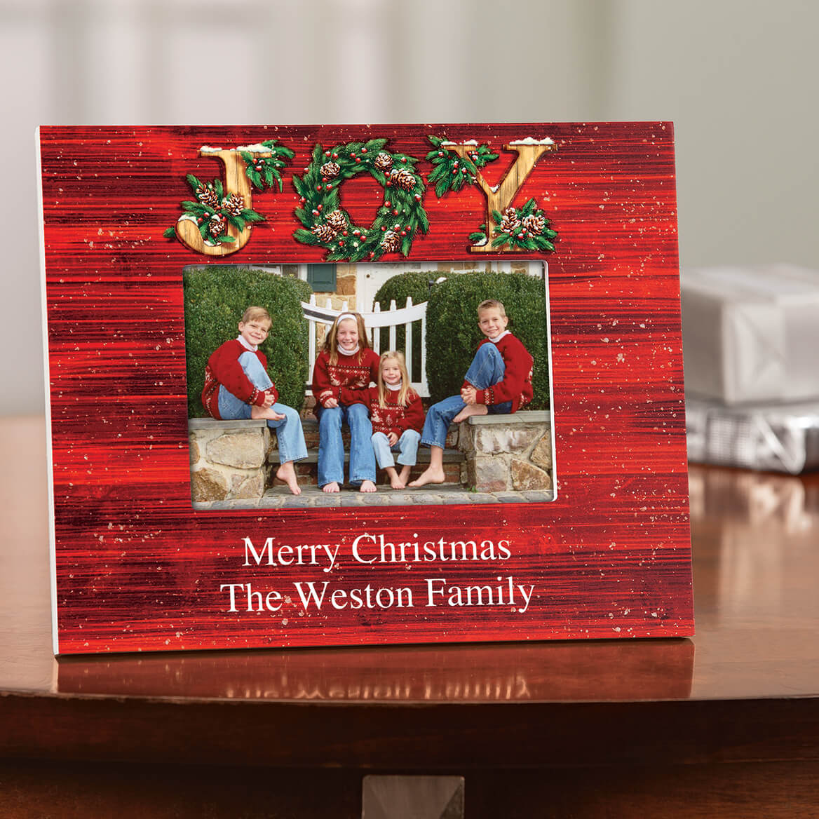 Personalised Christmas Picture Frame | Solid Wood, Holds 4 x 6 Inch Photo | Wreath Design, Wall or Table Mount