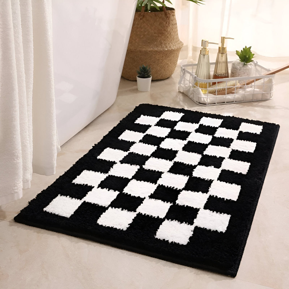 Plush Checkered Microfiber Bath Mat - Black and White Design