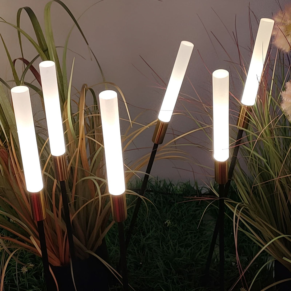Solar Outdoor Lights with Weather-Resistant Design - Modern LED for Gardens - IP65