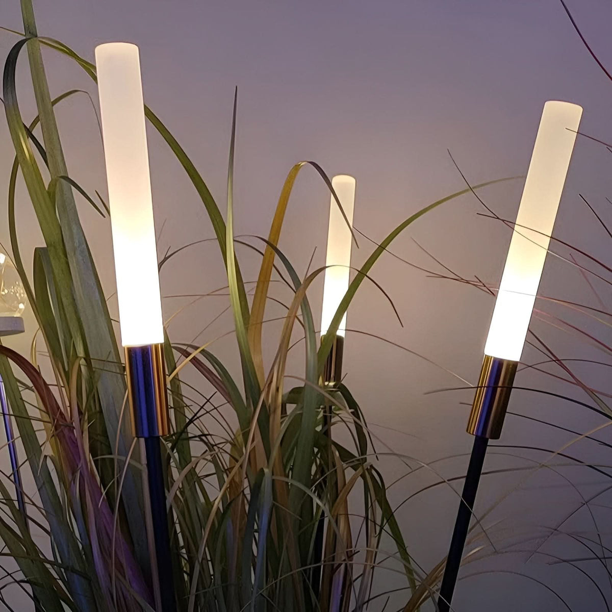 Solar Outdoor Lights with Weather-Resistant Design - Modern LED for Gardens - IP65