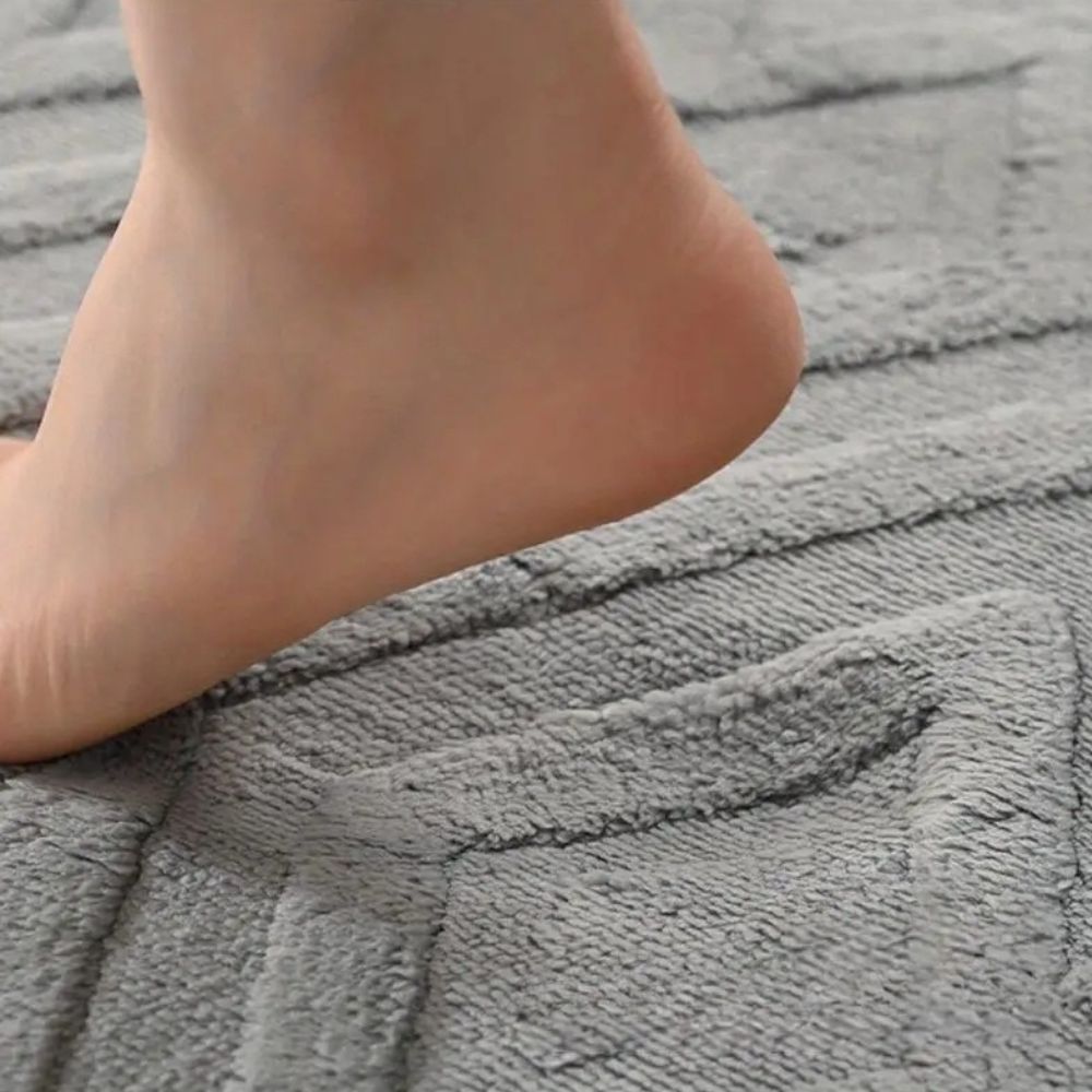 Ultra-Soft Microfiber Bath Mat - Modern Geometric Design