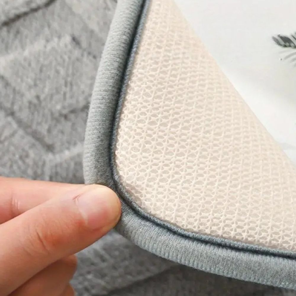 Ultra-Soft Microfiber Bath Mat - Modern Geometric Design