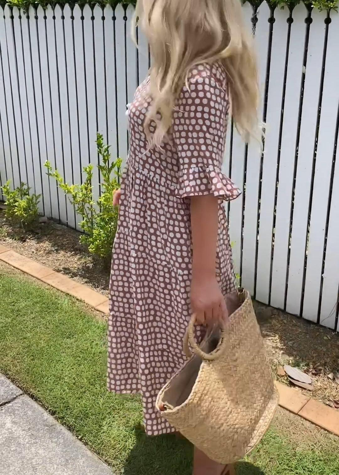 Women's Short-Sleeve Midi Dress - Relaxed Fit - Round Neck - Flowing Silhouette