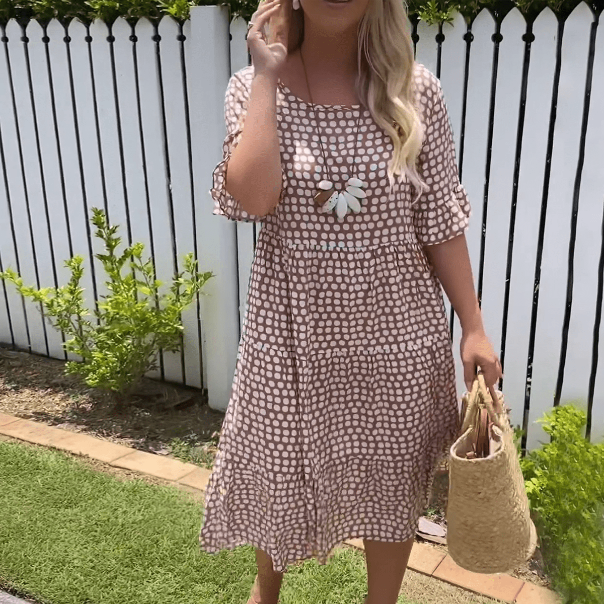 Women's Short-Sleeve Midi Dress - Relaxed Fit - Round Neck - Flowing Silhouette